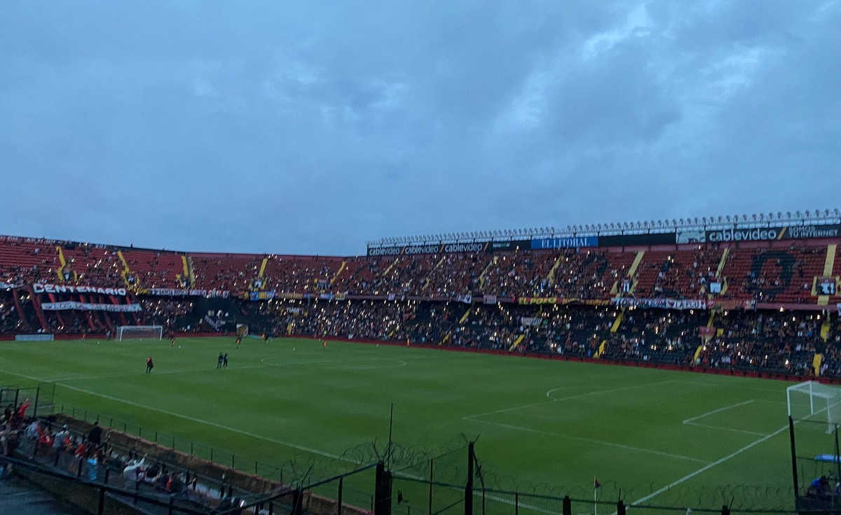 No hay luz en el estadio Brigadier López para Colón vs. Patronato. No hay luz en el estadio Brigadier López para Colón vs. Patronato.