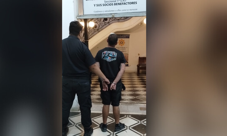 El hecho se registró el viernes a la tarde en la recoleta santafesina, cuando un hombre intentó robar la moto de un repartidor. El hecho se registró el viernes a la tarde en la recoleta santafesina, cuando un hombre intentó robar la moto de un repartidor.