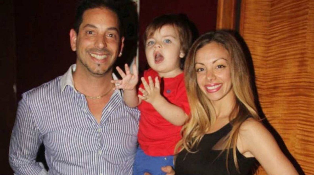 Ariel Diwan junto a Ian y Gisela Bernal.