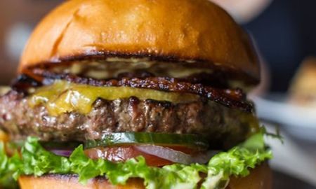 Siguiendo estos consejos harás las mejores hamburguesas caseras. Siguiendo estos consejos harás las mejores hamburguesas caseras.