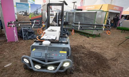 el primer robot agricola autonomo hecho en santa fe ya tiene compradores: cinco unidades se vendieron en agroactiva el primer robot agricola autonomo hecho en santa fe ya tiene compradores: cinco unidades se vendieron en agroactiva