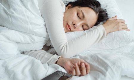 Una hora y media antes de ir a dormir, hay que dejar las pantallas y generar un ambiente con poca luz y poco estrés. Una hora y media antes de ir a dormir, hay que dejar las pantallas y generar un ambiente con poca luz y poco estrés.