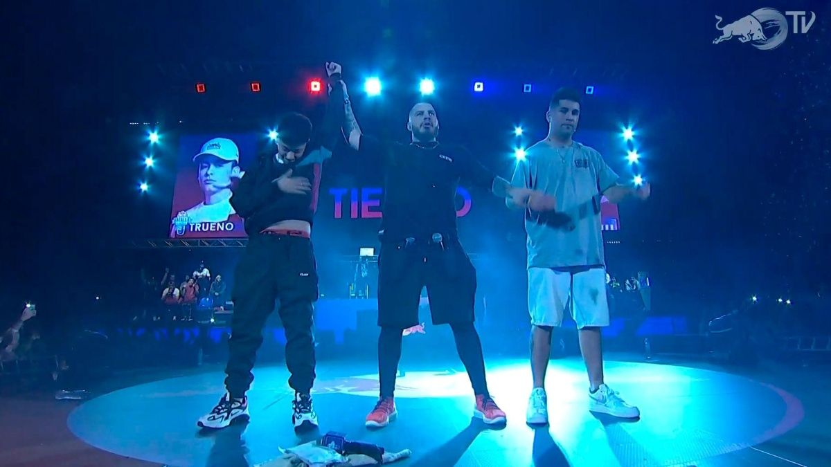  Trueno, ganador de la Batalla de los Gallos 2019.