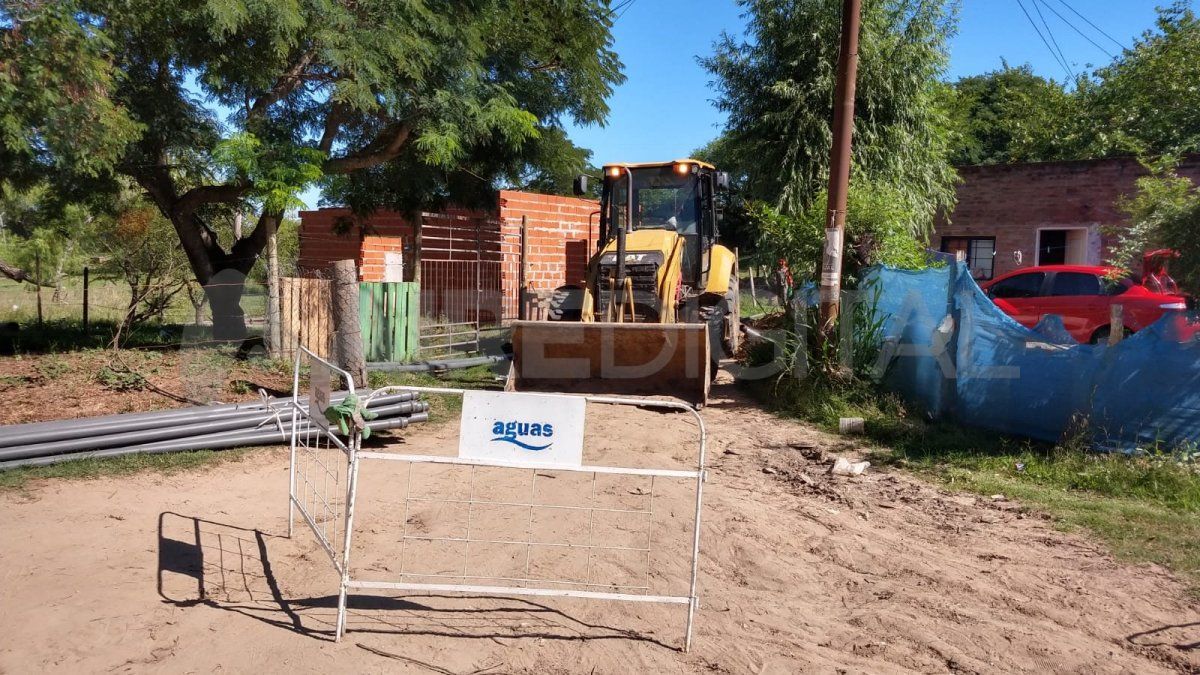 Se van a ejecutar 350 conexiones con sus canillas correspondientes y después cada vecino hará la conexión al interior de su casa.