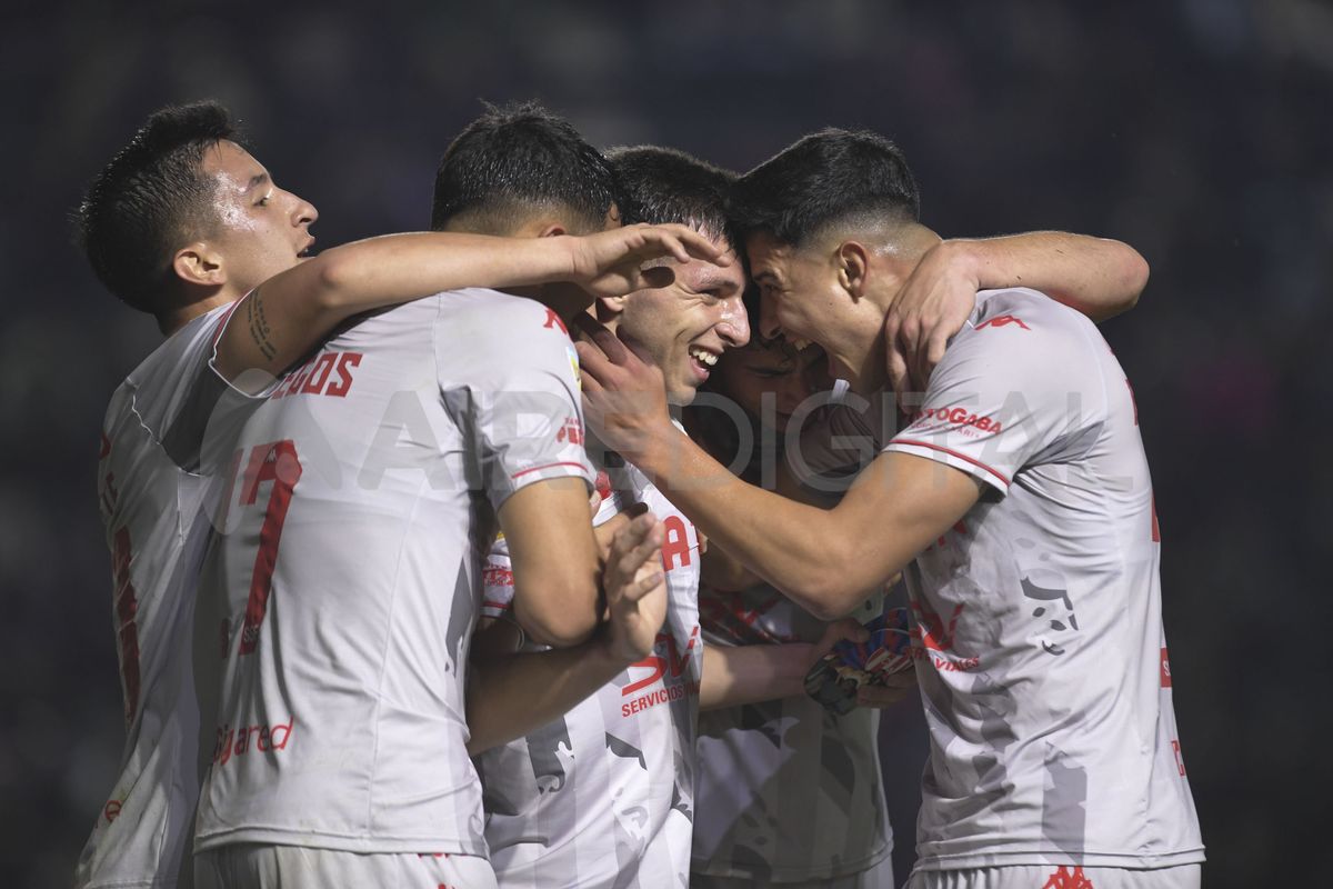 Club Atlético Unión visita a Banfield por el Torneo de la Liga Profesional de Fútbol. El partido comenzará a las 18