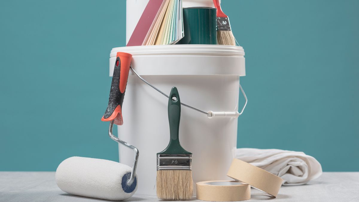 El paso a paso para transformar un balde de pintura en un mueble.