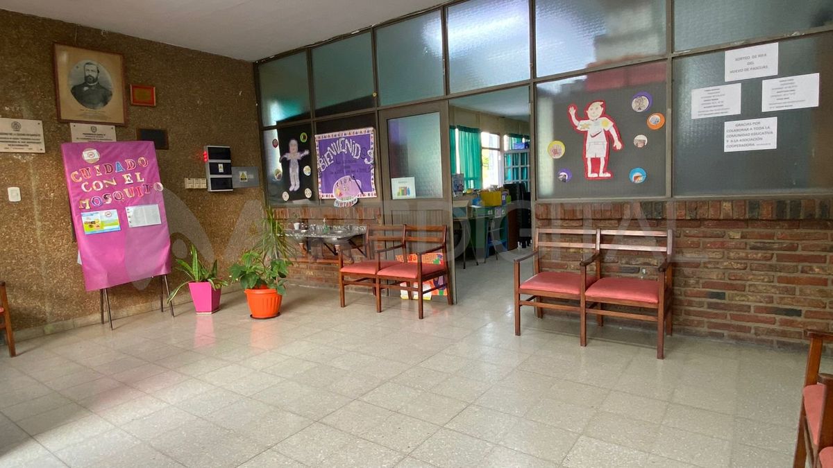 Vaciaron la cocina de la Escuela Patricio Cullen ubicada en Urquiza 6000.