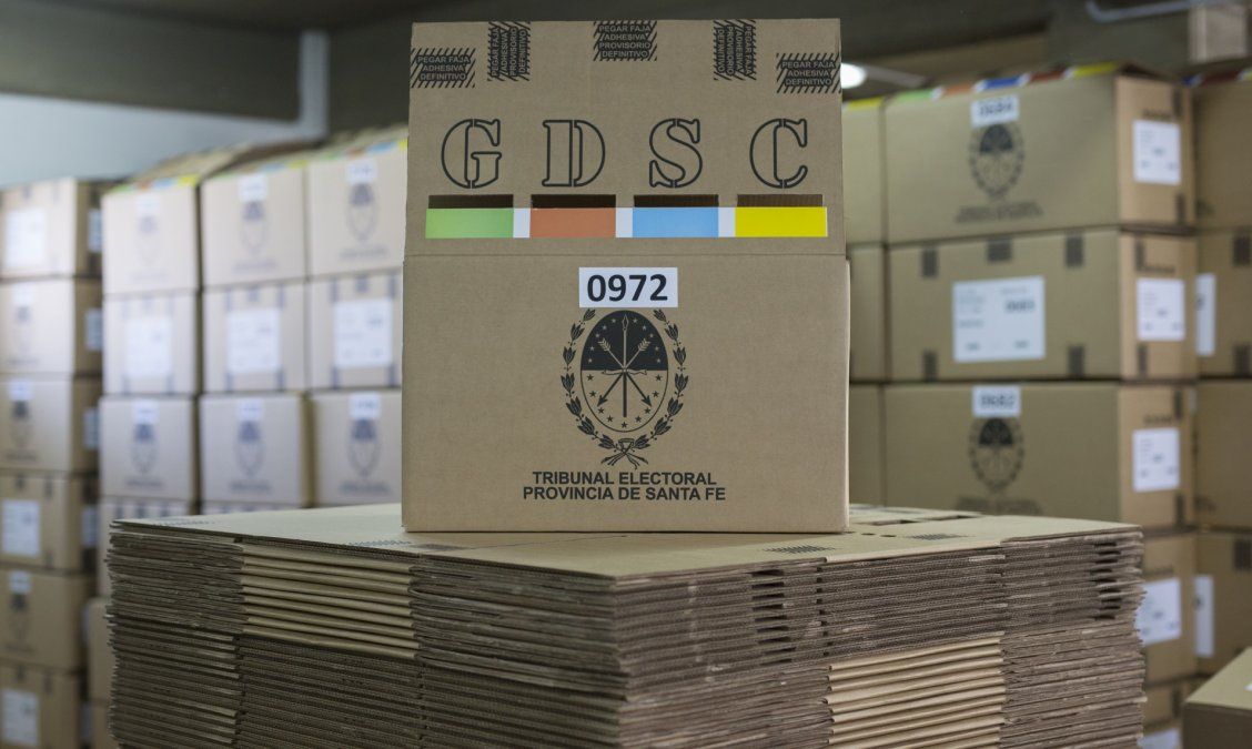 Este lunes el Tribunal Electoral de la provincia de Santa Fe recibirá las listas de precandidatos y precandidatas de los distintos partidos políticos.&nbsp;