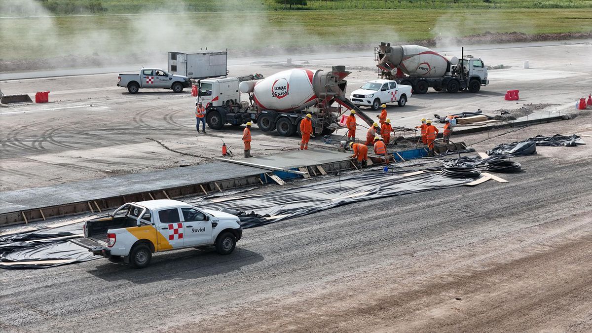 La obra avanza en la reconstrucci&oacute;n integral de la pista principal, que ya alcanz&oacute; la mitad de su ejecuci&oacute;n en menos de 45 d&iacute;as.