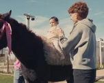 Yaz Jaureguy compartió el descargo tras los cuestionamientos por la imagen del pony de su hija.