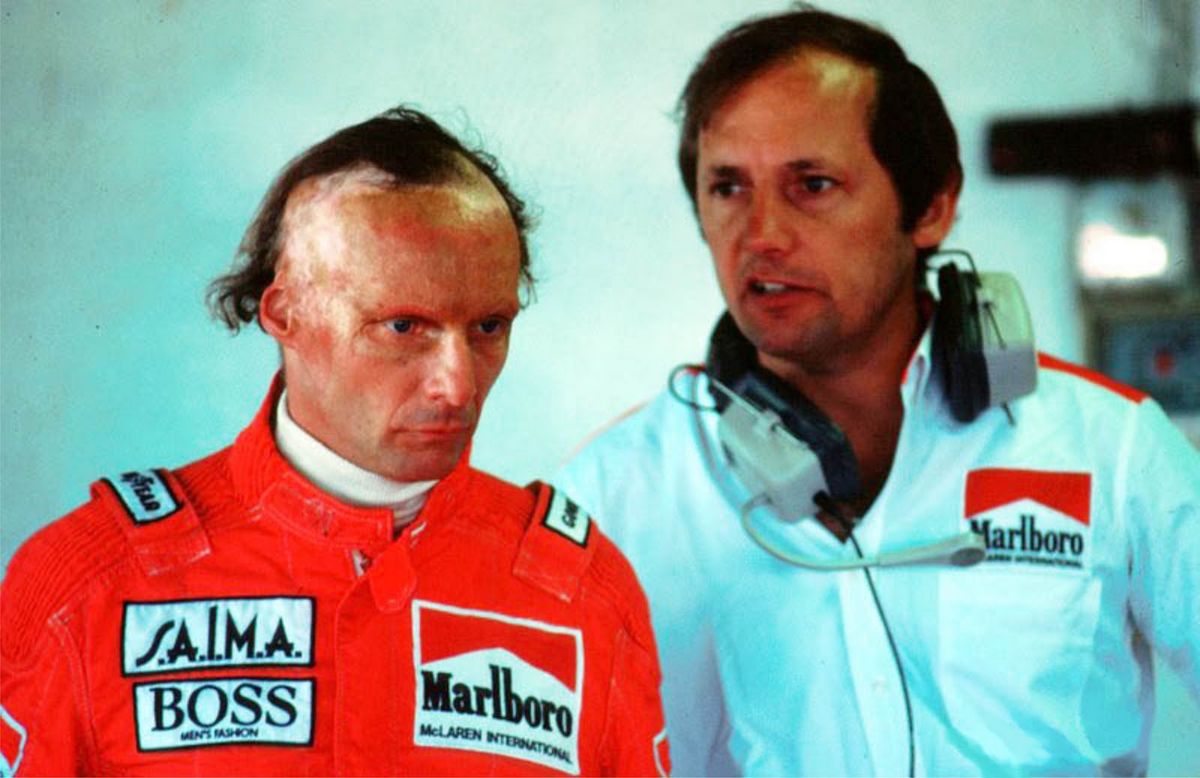 Lauda regresó a la Fórmula 1 en 1982, y lo hizo con el equipo McLaren, con el que firmó un contrato por tres millones de dólares. En la foto, con el histórico director de dicha escudería, el británico Ron Dennis.