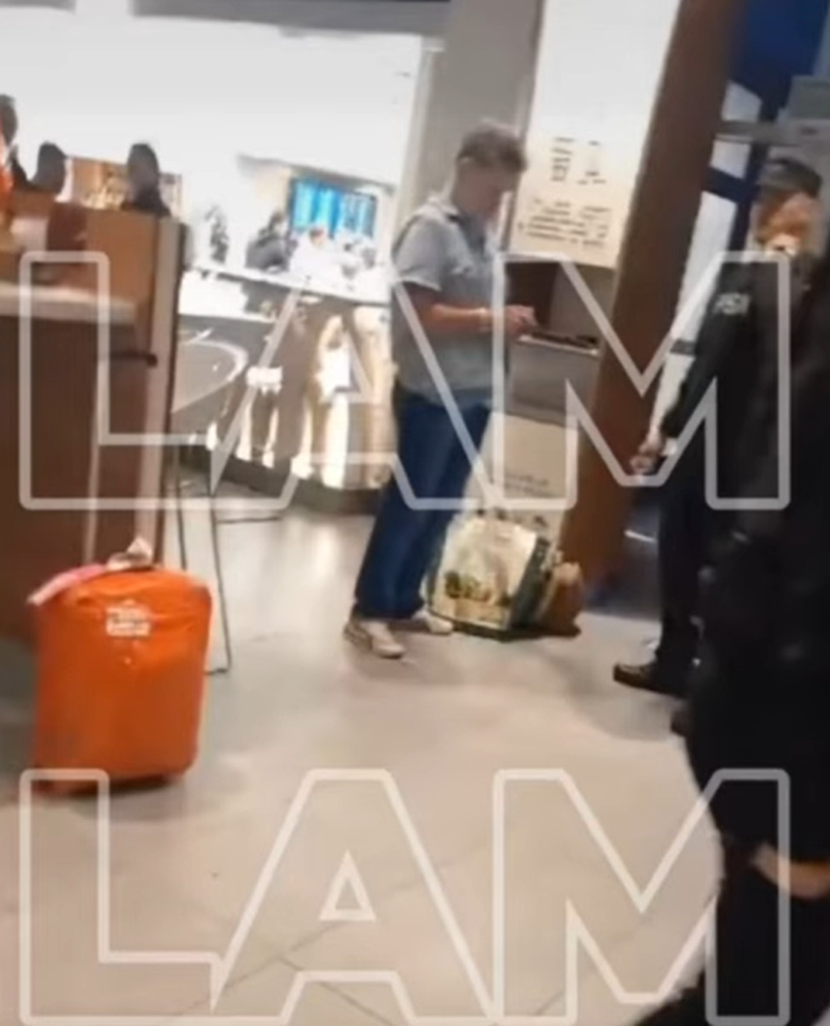 Alfredo Casero protagonizó un escándalo en Ezeiza. Alfredo Casero protagonizó un escándalo en Ezeiza.