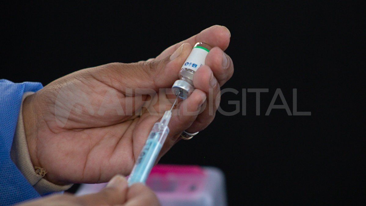 La ministra de Salud, Carla Vizzotti, anunció la firma de contrato con Sinpharm para el arribo de 2 millones de vacunas para este mes.