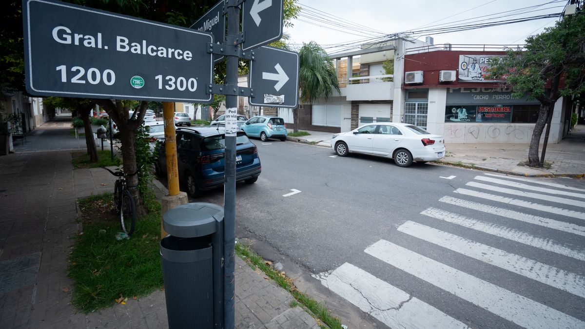 Los vecinos de Candioti Sur se oponen al nuevo estacionamiento social que impulsa la Municipalidad.