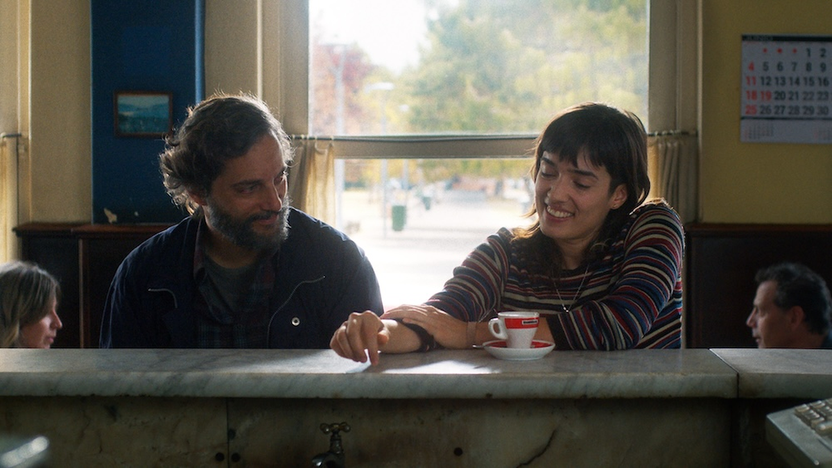 “El Aroma del Pasto Recién Cortado” está protagonizada por Pablo Rago y Mariana de Tavira. “El Aroma del Pasto Recién Cortado” está protagonizada por Pablo Rago y Mariana de Tavira.