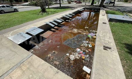 La situación actual de la Plaza Alberdi en Santa Fe: falta de mantenimiento y vandalismo La situación actual de la Plaza Alberdi en Santa Fe: falta de mantenimiento y vandalismo