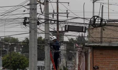 La Secretaría de Energía de la Nación informó que llevará a cabo una serie de medidas de emergencia para el restablecimiento del suministro eléctrico en las zonas afectadas por el temporal. La Secretaría de Energía de la Nación informó que llevará a cabo una serie de medidas de emergencia para el restablecimiento del suministro eléctrico en las zonas afectadas por el temporal.