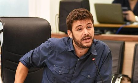 El concejal rosarino Juan Monteverde se refirió a los dichos del intendente Pablo Javkin durante la apertura de sesiones ordinarias del Concejo en la ciudad del sur provincial. El concejal rosarino Juan Monteverde se refirió a los dichos del intendente Pablo Javkin durante la apertura de sesiones ordinarias del Concejo en la ciudad del sur provincial.