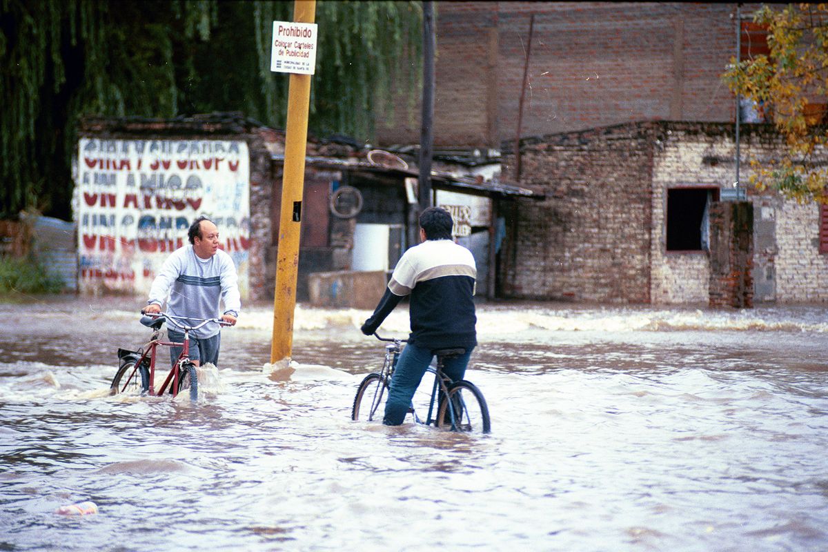 La inundación del río Salado de 2003 afectó en forma directa a 130 mil personas solo en la ciudad de Santa Fe.