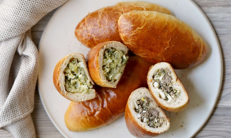 Pirozhki: la receta fácil con pocos ingredientes para sorprender a la familia Pirozhki: la receta fácil con pocos ingredientes para sorprender a la familia