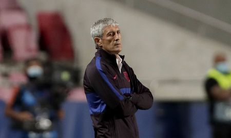 Tras la humillante derrota por 8-2 ante el Bayern Munich, Quique Setién fue despedido como entrenador del Barcelona. Tras la humillante derrota por 8-2 ante el Bayern Munich, Quique Setién fue despedido como entrenador del Barcelona.
