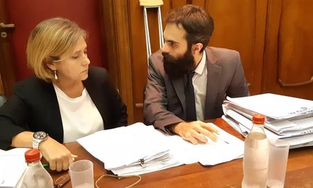 Mariela Jiménez y Ezequiel Hernández, fiscales del caso que investiga presunto espionaje ilegal durante la gestión de Marcelo Sain al frente del Ministerio de Seguridad de la provincia de Santa Fe. Mariela Jiménez y Ezequiel Hernández, fiscales del caso que investiga presunto espionaje ilegal durante la gestión de Marcelo Sain al frente del Ministerio de Seguridad de la provincia de Santa Fe.