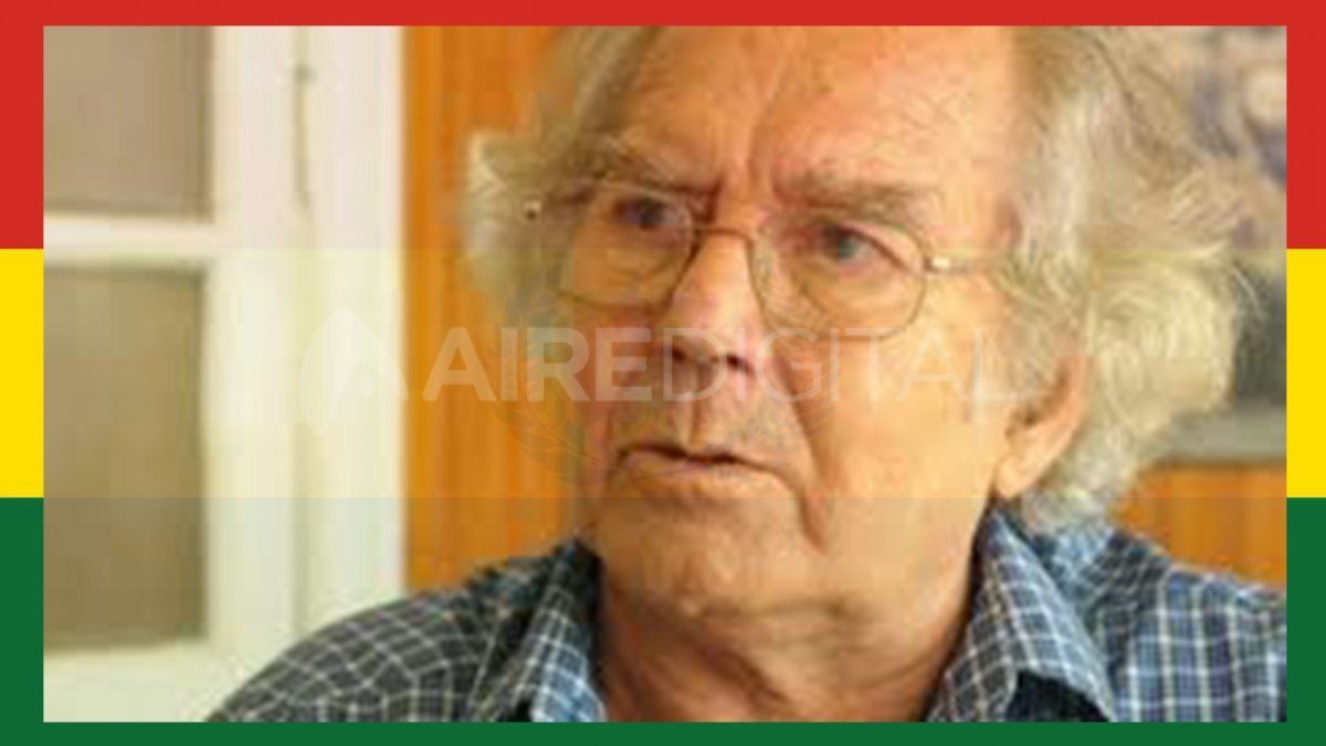 Pérez Esquivel pide que dejen aterrizar el avión de Evo si viniera al país