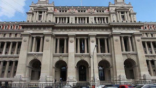 La Corte Suprema de Justicia desestimó por inadmisible el reclamo de una mujer en Santa Fe que buscaba recuperar la pensión por viudez de su primer marido tras separarse de su segundo esposo. La Corte Suprema de Justicia desestimó por inadmisible el reclamo de una mujer en Santa Fe que buscaba recuperar la pensión por viudez de su primer marido tras separarse de su segundo esposo.