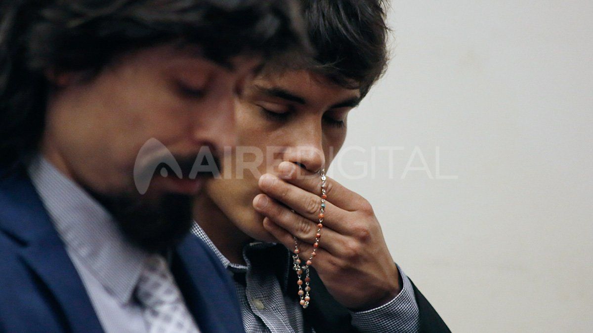 Bes&oacute; el Rosario. El gesto del kinesi&oacute;logo cuando fue condenado en 2019.&nbsp;