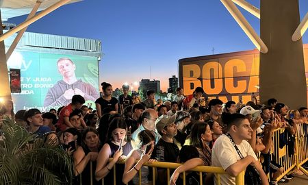 Los hinchas de Boca coparon el Puerto para saludar a sus jugadores, previo al partido ante Unión. Los hinchas de Boca coparon el Puerto para saludar a sus jugadores, previo al partido ante Unión.