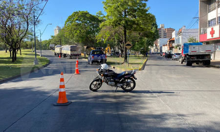 Personal policial trabaja en el lugar para ordenar el tránsito en la Ex Mar Argentino. Personal policial trabaja en el lugar para ordenar el tránsito en la Ex Mar Argentino.