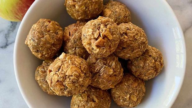 Recreá sin culpas estos deliciosos bocados de manzana, avena y canela en casa.&nbsp;