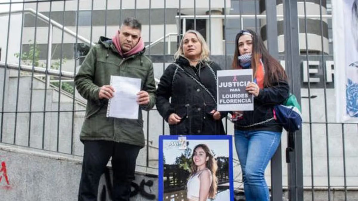 San Luis: la familia de Lourdes reclama la exhumaci&oacute;n del cuerpo y una nueva autopsia.