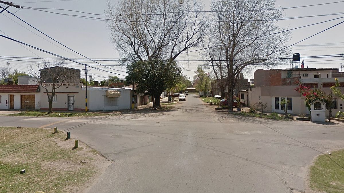 La víctima presentaba heridas de bala y signos de haber sido golpeado.