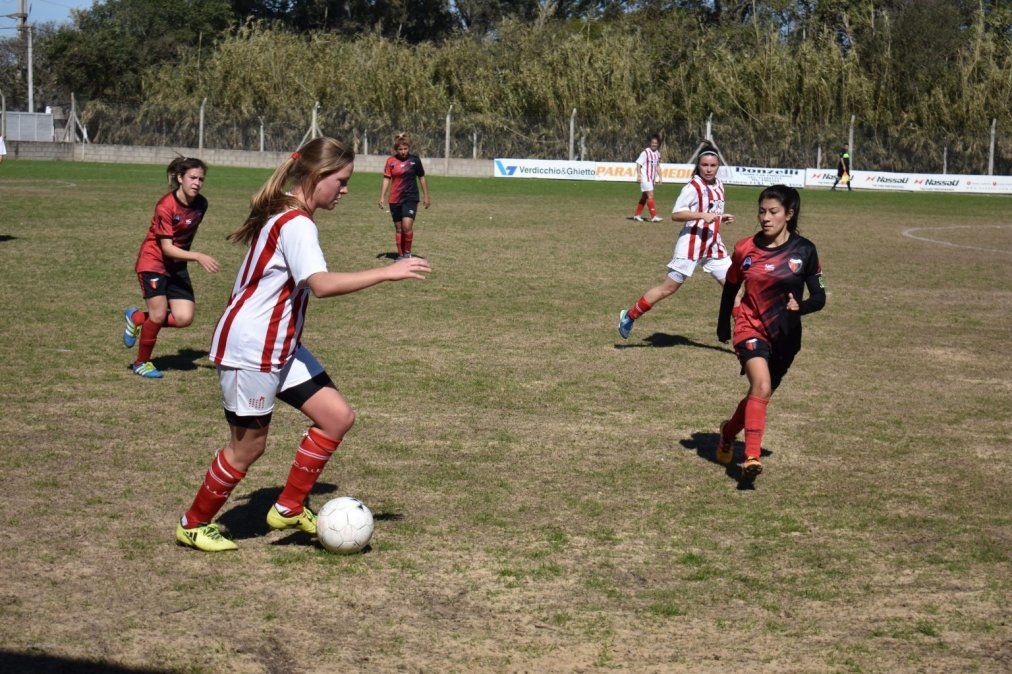 El clásico del Fútbol Femenino se juega el martes por la Copa Aire de Santa Fe