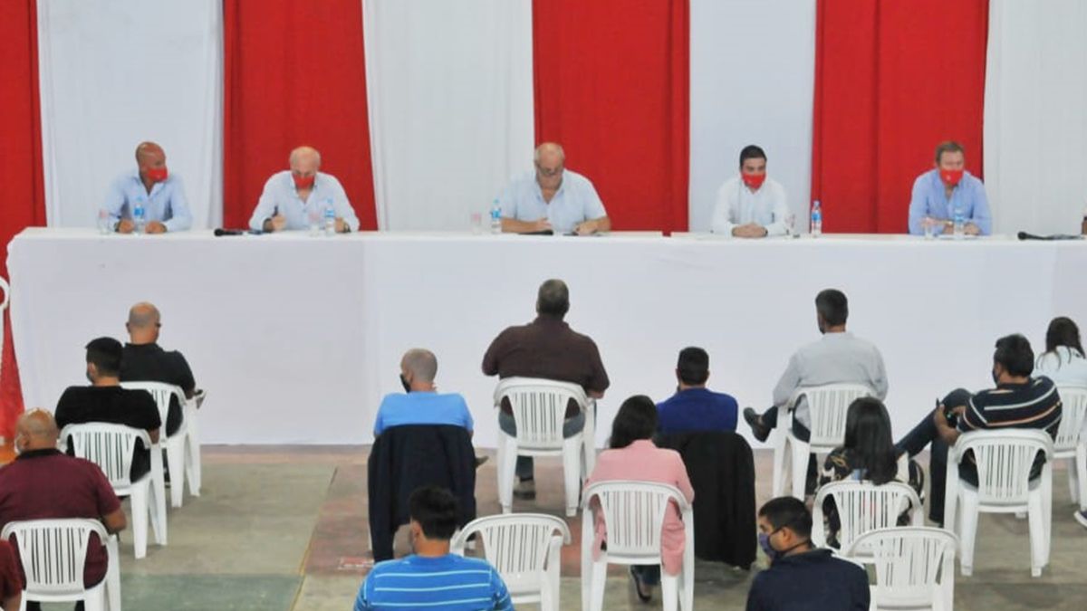 Unión tendrá este jueves la doble asamblea suspendida en febrero.