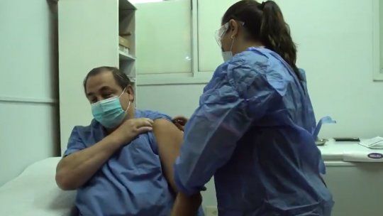 El doctor Juan Pablo Poletti recibió la vacuna contra el coronavirus.&nbsp;