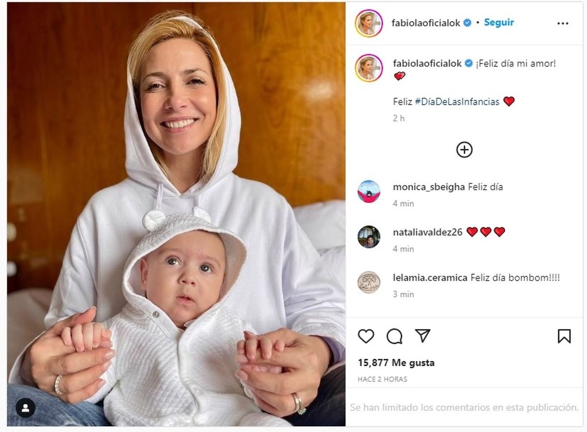 Fabiola Yañez también compartió una imagen del bebé.