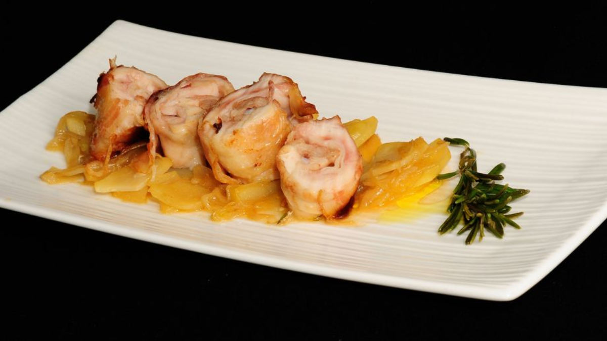 El pollo relleno es una excelente opción para hacer en casa y disfrutar junto a la familia o amigos en una cena especial. El pollo relleno es una excelente opción para hacer en casa y disfrutar junto a la familia o amigos en una cena especial.