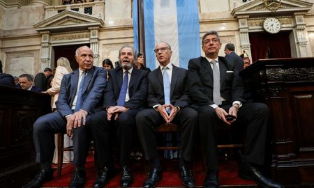 La Corte Suprema de Justicia de la Nación analiza realizar audiencias públicas antes de fin de año para aquellas demandas que las provincias iniciaron contra la Nación. La Corte Suprema de Justicia de la Nación analiza realizar audiencias públicas antes de fin de año para aquellas demandas que las provincias iniciaron contra la Nación.