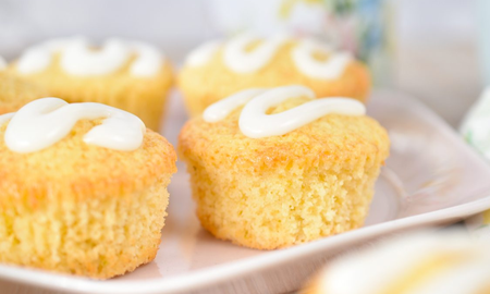 Cómo hacer los cupcakes de limón en licuadora más ricos y esponjosos: la receta sencilla y con pocos ingredientes