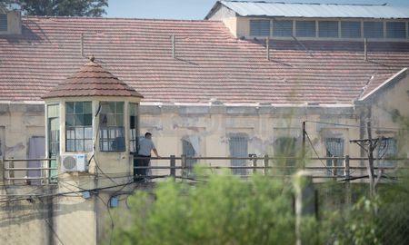 Las compras para equipar al personal que trabaja en las cárceles de la provincia de Santa Fe se hicieron a través del procedimiento acelerado que prevé la emergencia en seguridad. Las compras para equipar al personal que trabaja en las cárceles de la provincia de Santa Fe se hicieron a través del procedimiento acelerado que prevé la emergencia en seguridad.