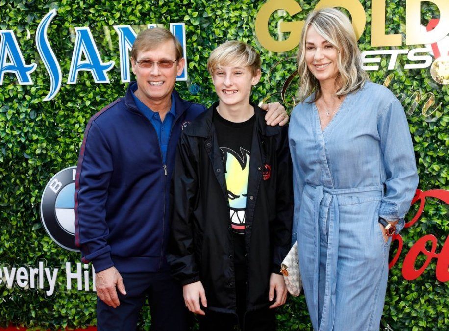 Nadia –que el 12 de noviembre próximo cumplirá 60 años– vive en Norman, Oklahoma, con su esposo, Bart Conner, y su hijo, Dylan Paul, nacido el 3 de junio de 2006. Con su marido son dueños de la Bart Conner Gymnastics Academy, un gimnasio en el que entrenan a 1500 chicos y, además, administra otros emprendimientos. También viaja muy seguido por todo el mundo para atender distintas obligaciones, deportivas y comerciales.