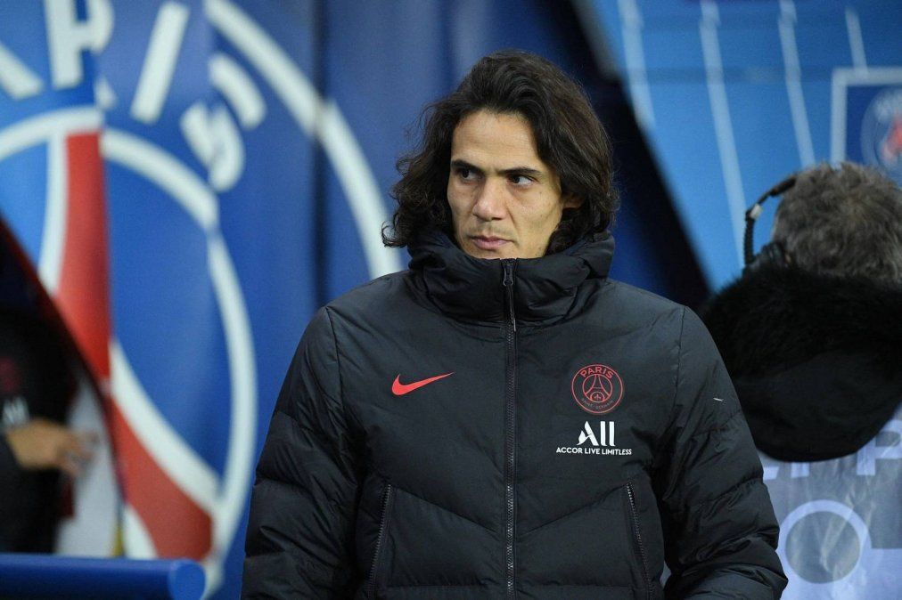 Cavani rechazó el contrato por tres años y 12.000.000 de euros que le ofreció Gremio para contratarlo.