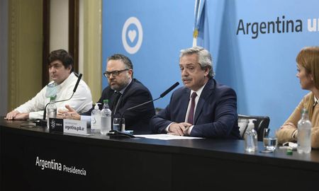 El presidente Alberto Fernández anunció la intervención de la agroexportadora Vicentín como paso previo a enviar al Congreso un proyecto de ley de declaración de utilidad pública y expropiación. El presidente Alberto Fernández anunció la intervención de la agroexportadora Vicentín como paso previo a enviar al Congreso un proyecto de ley de declaración de utilidad pública y expropiación.