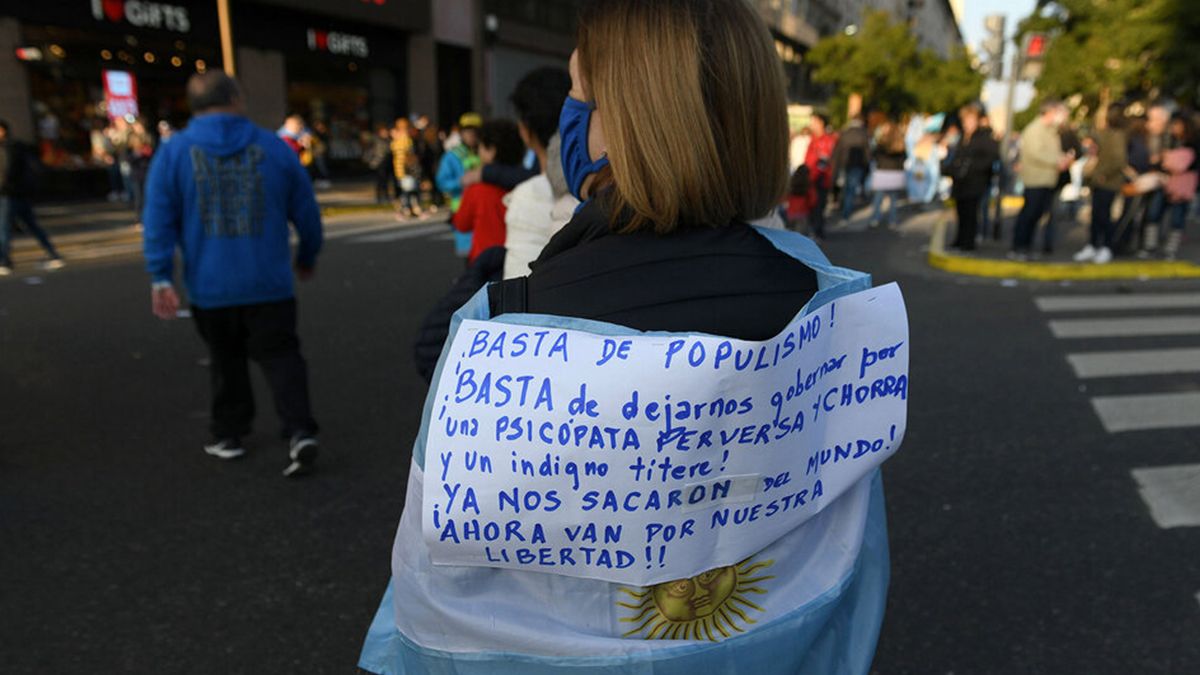 Desde antorchas encendidas frente al Obelisco porteño