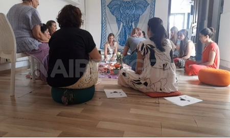 En el día internacional de la mujer, las terapias holísticas nos acercan a otra forma de empoderamiento femenino. En el día internacional de la mujer, las terapias holísticas nos acercan a otra forma de empoderamiento femenino.