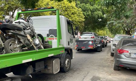 En el marco del plan de reordenamiento de las dependencias policiales, comenzó el operativo para retirar y compactar vehículos en la Seccional 3ª, ubicada en el barrio Candioti de la ciudad de Santa Fe.