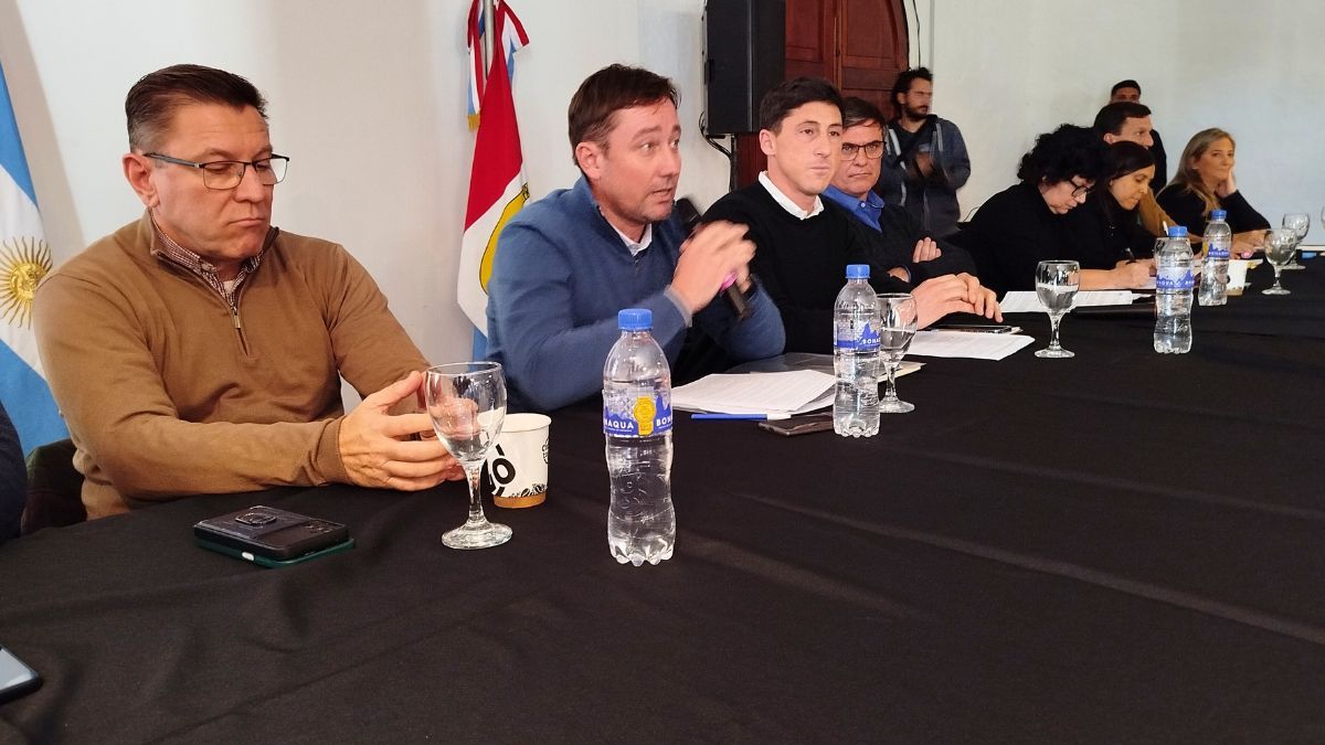 Desde le oficialismo, el senador por San Martín, Esteban Motta, dio un mensaje tranquilizador sobre las preocupaciones ambientales. Desde le oficialismo, el senador por San Martín, Esteban Motta, dio un mensaje tranquilizador sobre las preocupaciones ambientales.