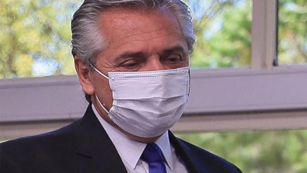 El Presidente explicó que “responsabilidad social quiere decir cuidarnos nosotros para de ese modo cuidar al que tengo al lado. Porque si esto no pasa el riesgo de que todo vuelva a paralizarse existe.